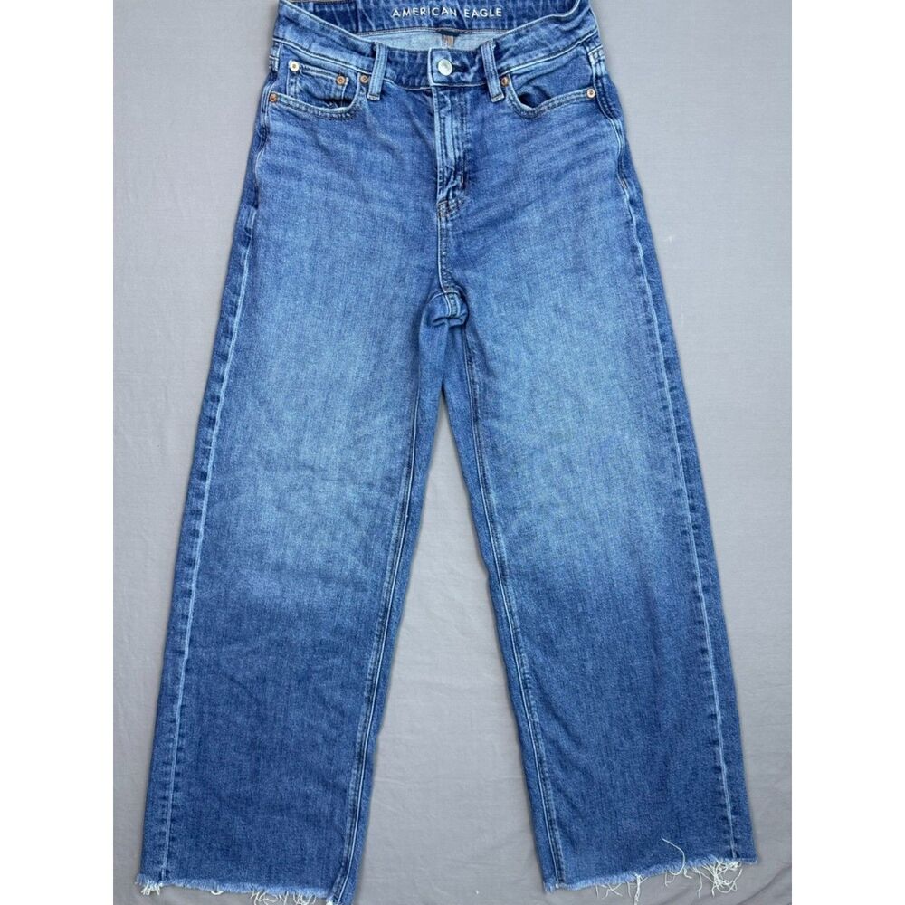 AE Strigid Super High-Rise Baggy Wide Leg Jeans Medium Wash Raw Hem Size 0